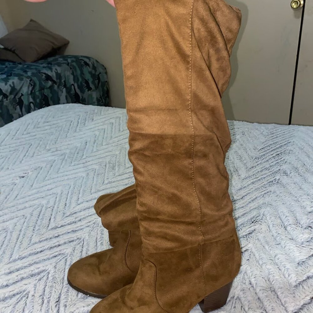 Boots - Picture 3 of 3